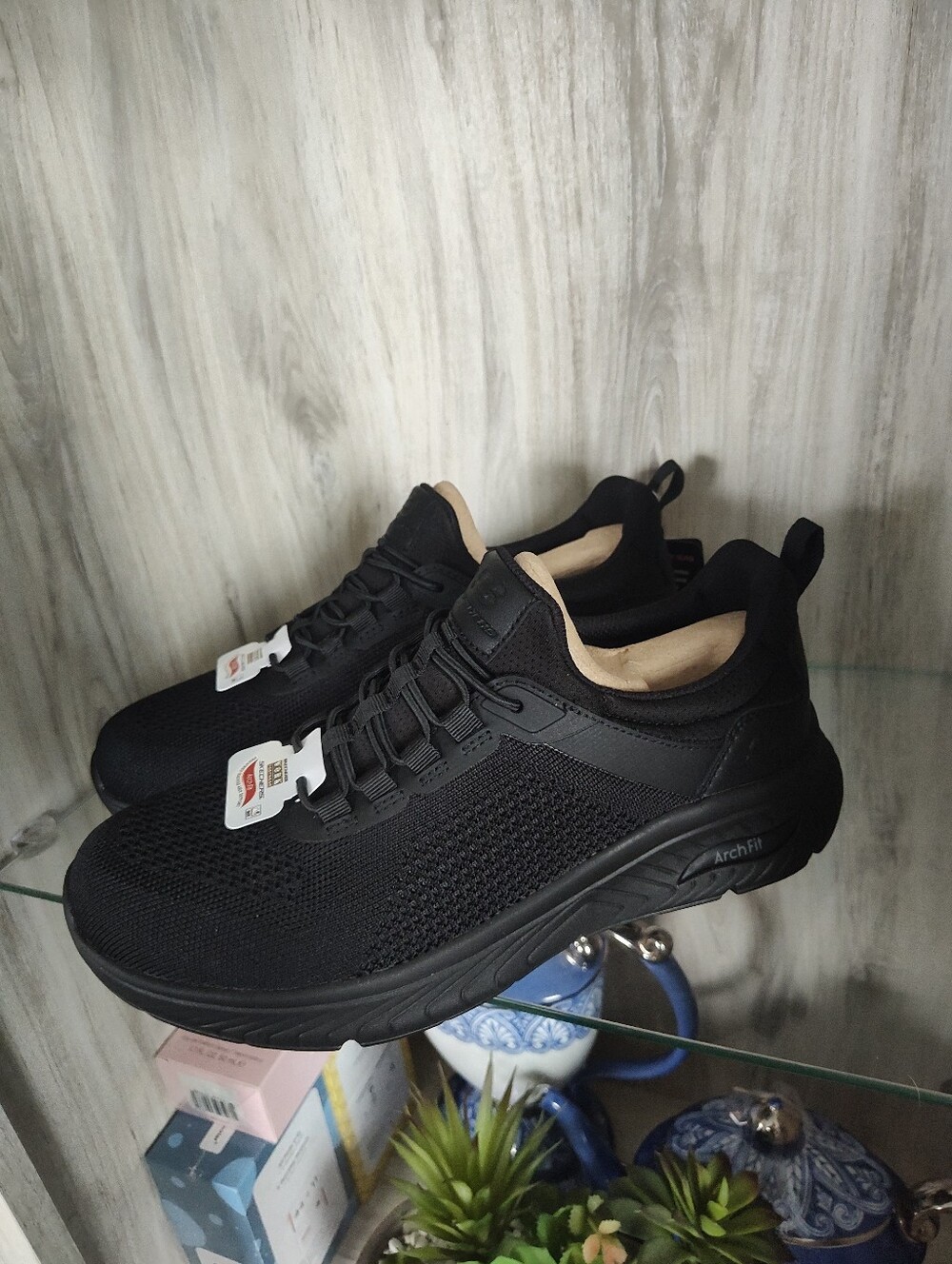 Skechers Slip Resistant Work Black Knit ArchFit Lace-Up Sneakers SZ 8 (26cm)